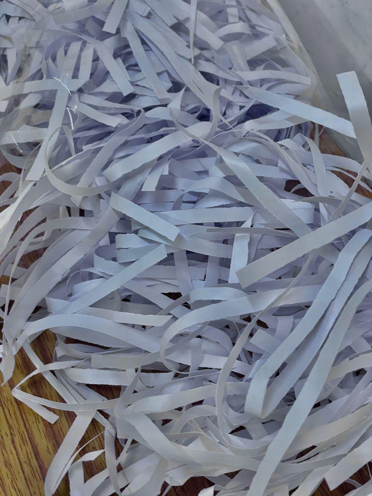 White Shredded Paper Fill: Gift Box & Hamper Packaging (1000g)