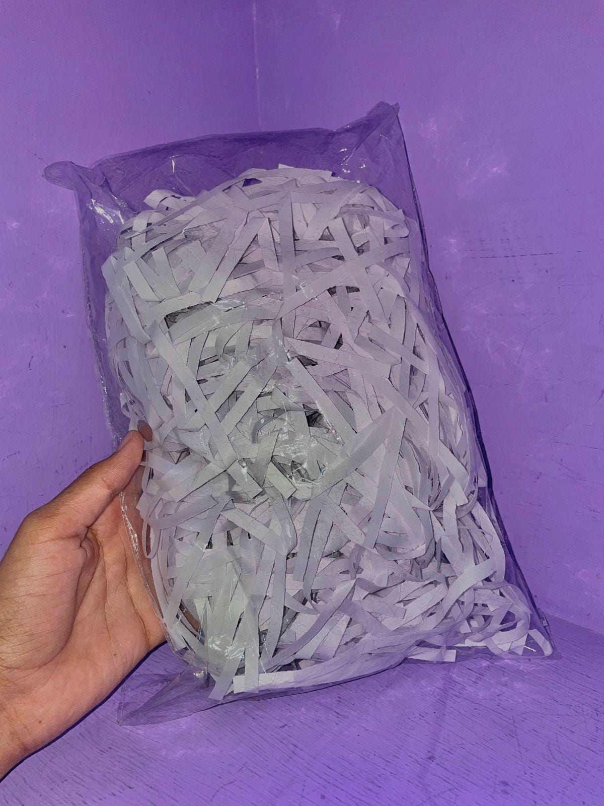 White Shredded Paper Fill: Gift Box & Hamper Packaging (1000g)